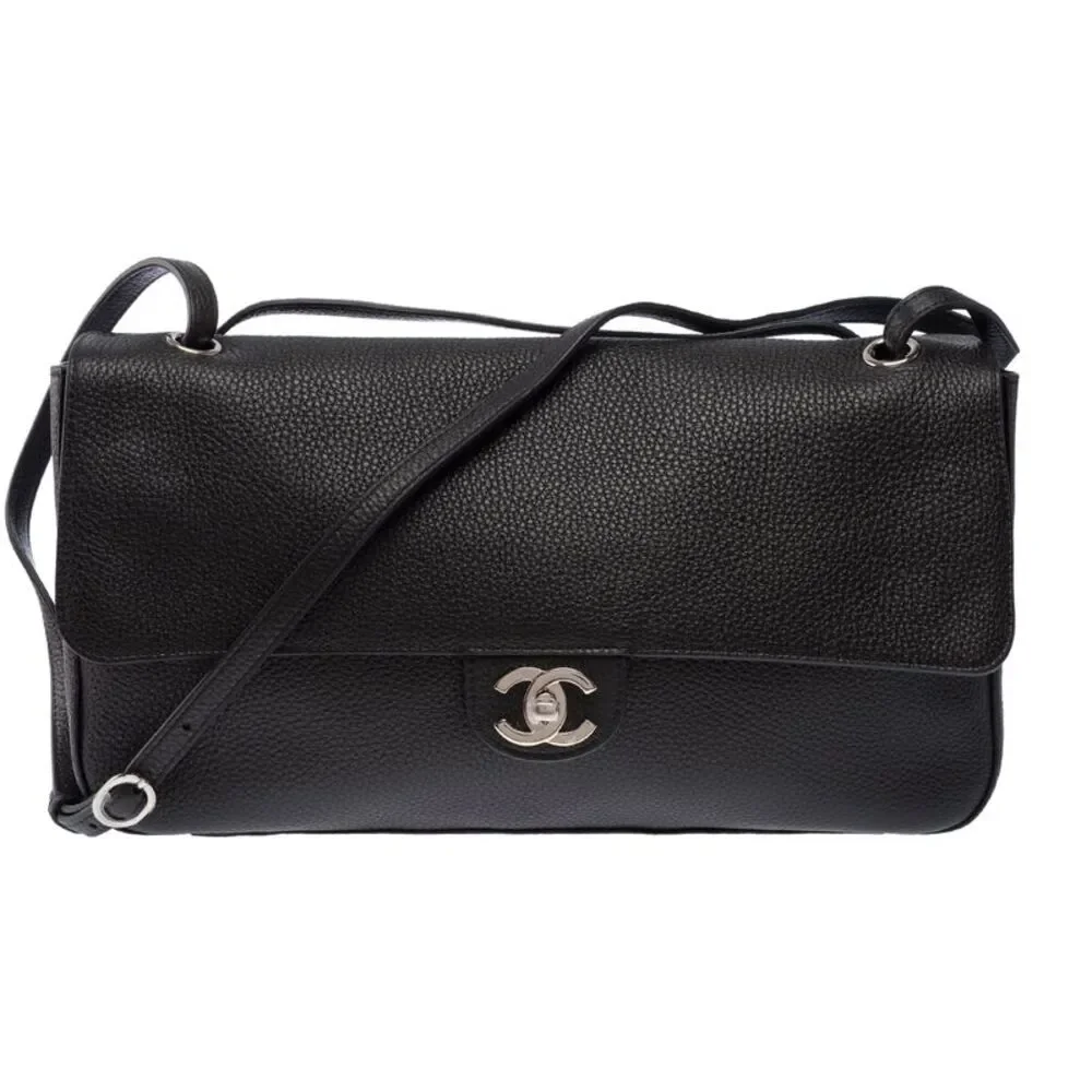 CHANEL Shoulder Bag